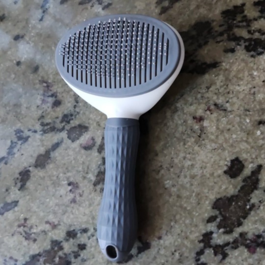 Brosse pour chat autonettoyante - Satisfaction Félin